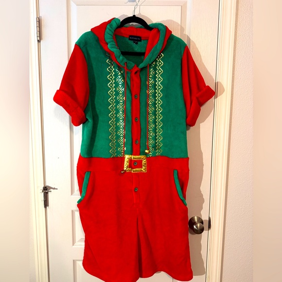 Blizzard Bay Other - New w/o tags Christmas Hooded Romper/Jumpsuit XL